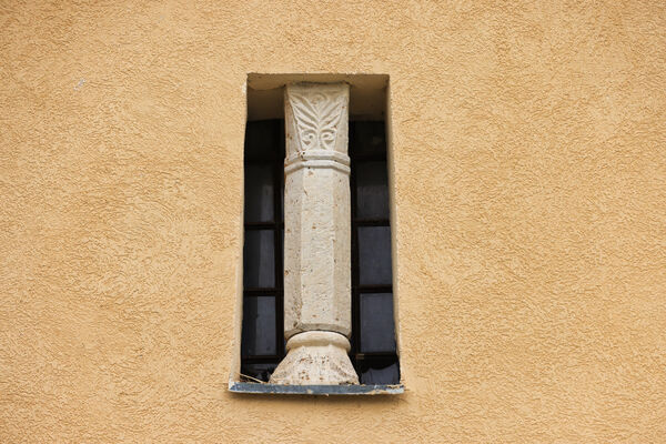 Biphora of the western facade of the narthex