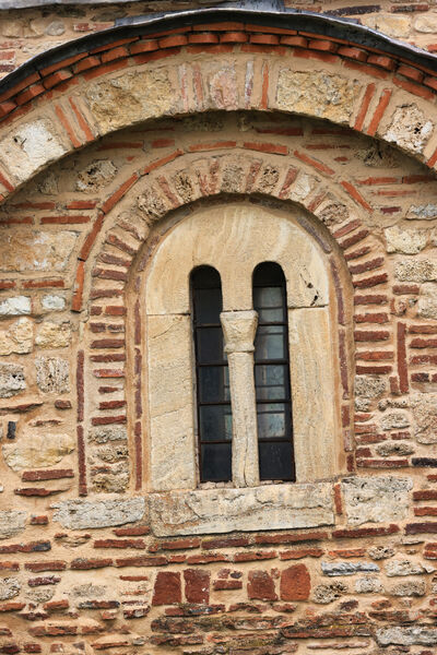 Biphora of the northern facade of the nave