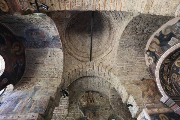 A view of the blind dome of the outer chancel