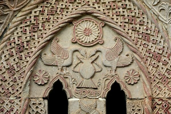 Bifora on the West Part of the South Wall with Birds Drinking from a Cup, detail