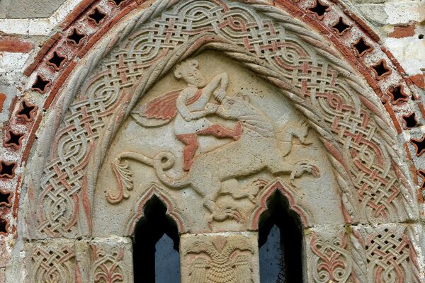 Bifora of the Altar Apse with a Representation of the Fight of Samson with the Lion (?), detail