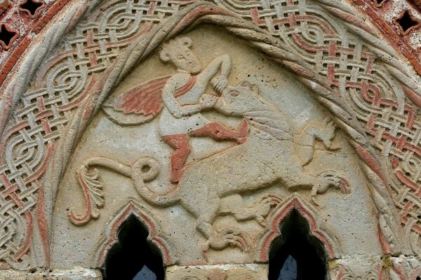 Bifora of the Altar Apse with a Representation of the Fight of Samson with the Lion (?), detail