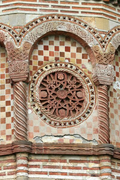 Blind Arcade and Rosette of the Altar Apse