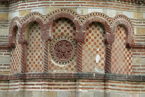 Blind Аrcade and Rosette of the North chantry