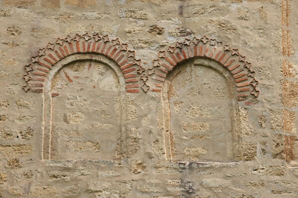 Two shallow niches of the southern facade