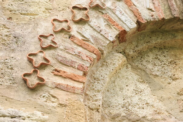 Detail of the niche of the north facade