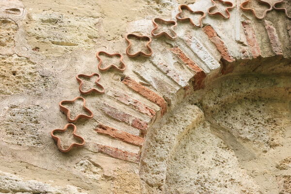 Detail of the niche of the north facade