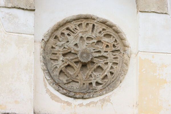 Eastern rosette of the northern facade