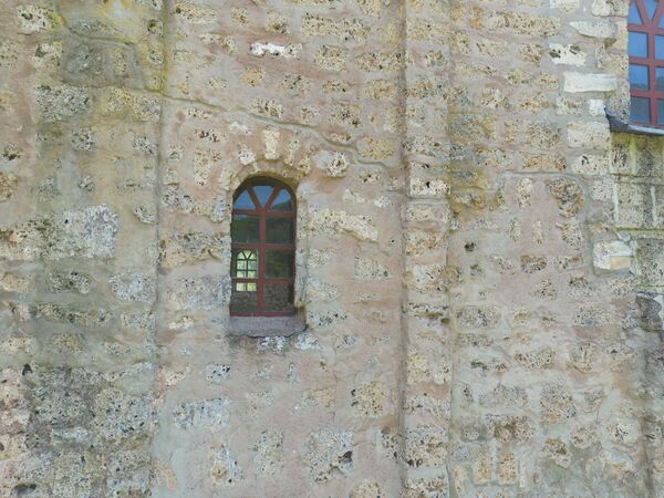 North window of the west bay of the nave