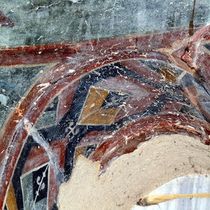 Ornamental band in the dome window