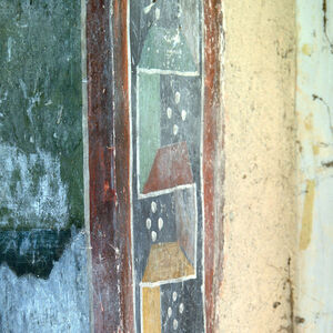 Ornamental band in the dome window