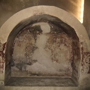 Arcosolium over the tomb with remains of the wall paintings