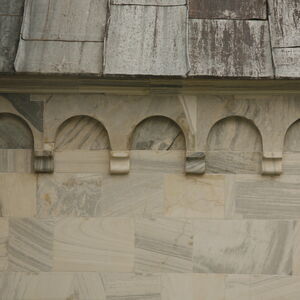 Blind arcades on the east facade of the south vestibule